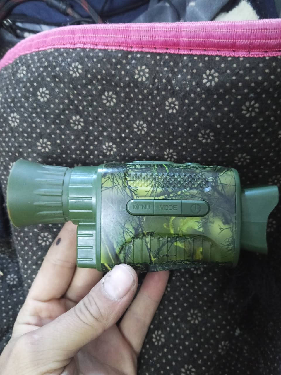 السلام عليكم
ناضرور اليلي نهاري 
تصوير الفيديو وصور 
بي زوم والنحطلة رام وشاحنة كلاكسي 
سعر 50 قفل 
***********
مكاني الزعفرانية
