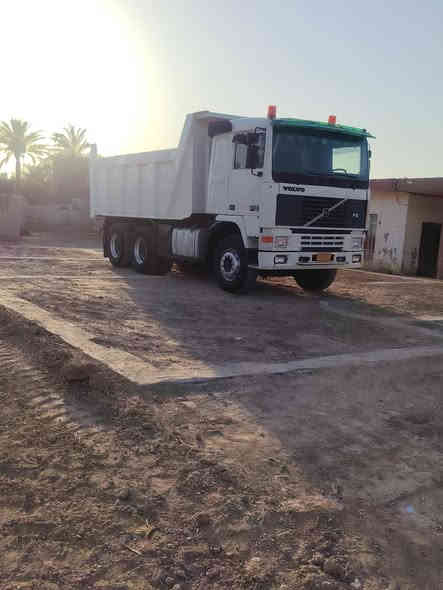 سلام عليكم فالفو أف 12 للبيع سياره بلاديه وجديده مجموعه النكي تخم تاير محرك مجفت جديد العنوان واسط عزيزية ***********
