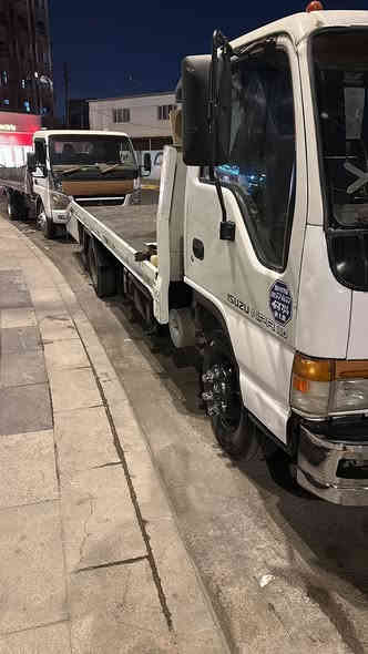 سيارة ازوزة مكينة 4سلندر كير 5 تخم تاير 6برغي معاملة الرقم على حسابي مكتوب بلسنوية حمل سيارة للبيع او امراوس للاستفسار الاتصال على الرقم *********** مكان السيارة بغداد
