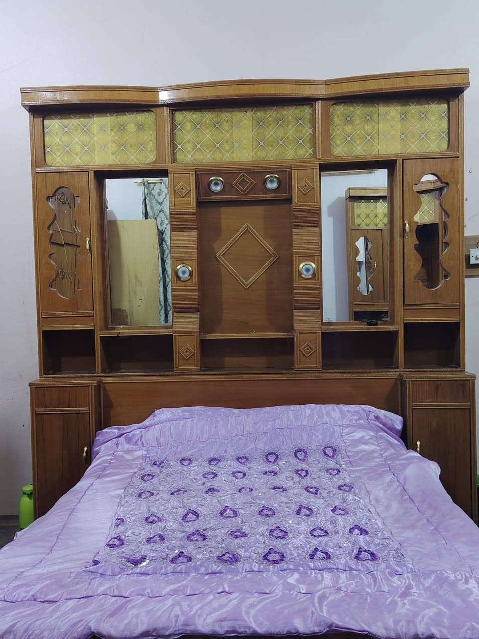 غرفه نوم هودج ثلاثينيه نضافه فول السعر 925 وبيها مجال العنوان الرمانه*********** 
ادمن وافق
