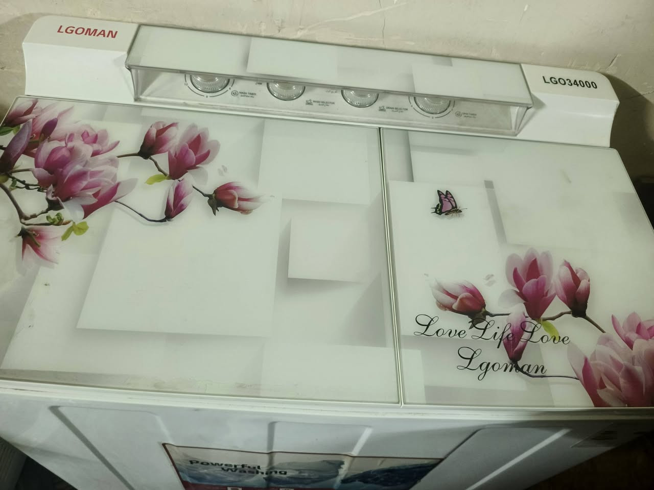 للبيع بعدهه جديده ممستخدمه بس كارتونه مابيهه تواصل علرقم واتساب ***********
