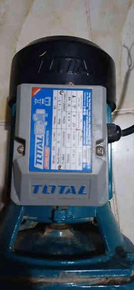 السلام عليكم عندي ماطور 2حصان من شركه توتل تمساح سحب ودفع واحد انج نظيف واستخدام قلبل جدا سعره 55 الف وبيه مجال قليل هذا رقمي ***********
