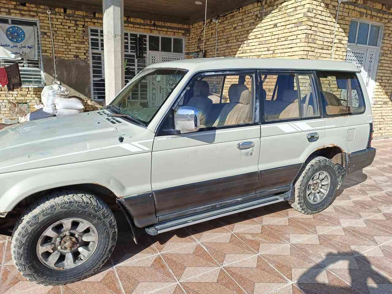 السلام عليكم باجيرو 91 رقم بصره انكليزي
38 وبيها مجال 
مكينه محوره vvt كير النمره ال3 ماتجي 
حداديه وسط كهربائيات شغاله
 مكفوله من الضربه والصبغ
 سنويه لل2030 
مكانها الديوانية قضاء الشامية 
للاستفسار الاتصال ***********
***********
