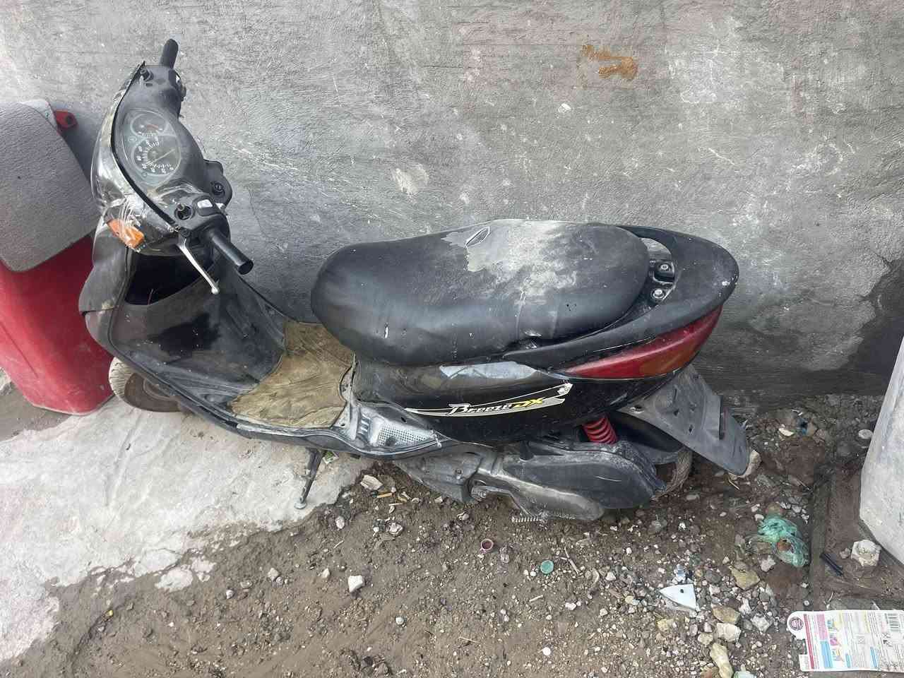 السلام عليكم شباب دراجه بريز للبيع بس طافية صارلها فتره وانتركت  ما اعرف شبيها  ابيعا على الحطه 225وبيها مجال قليل مكان بغداد الحرية للاتصال ***********
***********
