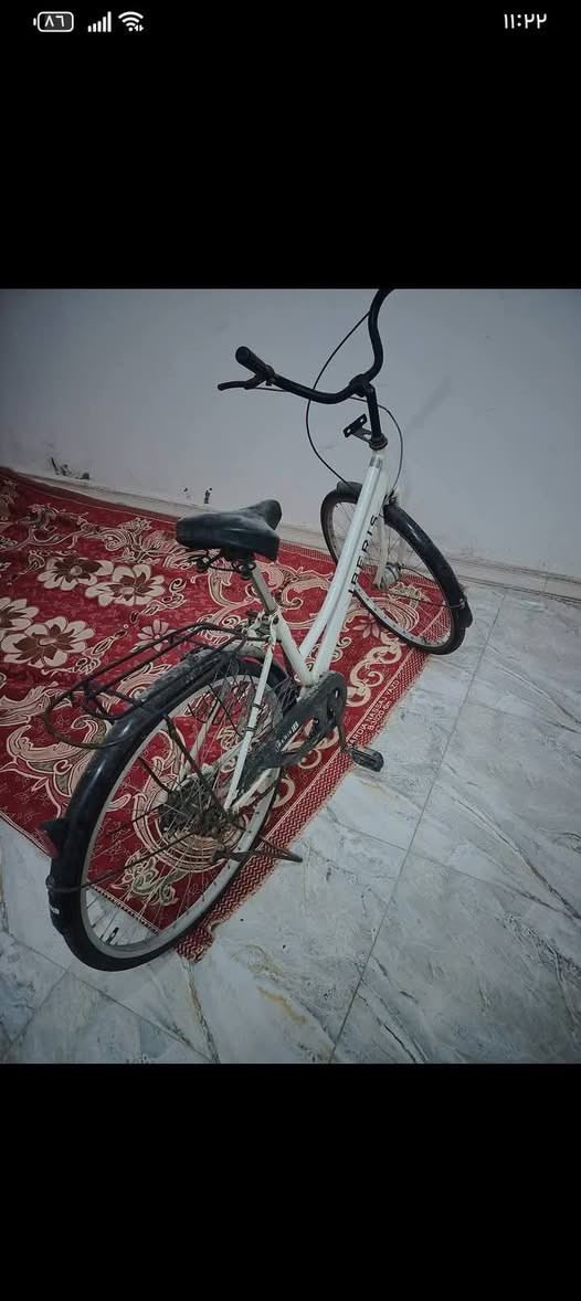 سلام عليكم باسكل للبيع حجم 27 نضيف تجي وتشوفه مكاني سماوة حي صدر  سعر 80وبي مجال رقمي ***********
