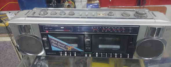 السلام عليكم ورحمة الله وبركاته جبنالكم تحفه فنيه من اندر النوادر مسجل سانيو دبل كاسيت 
مال مؤسسه ياباني كله شغال تسجيل الاستفسار على الرقم *********** كربلاء كربلاء
