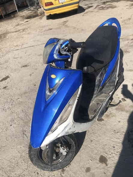 السلام عليكم دراجة للبيع م كامكو ياباني  120 كابريتر الدراجة كلها. بلادية بس الدشبول ميشتغل  شلعة ومعدل نعومة تخبل الدراجةً كلش حلوة بكاني (غزالية). السعر (300) وبيها مجال (***********)
