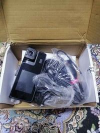 كاميرا مراقبة للسيارة (داش كام) تُثبت على الزجاج الأمامي لتسجيل الأحدا...