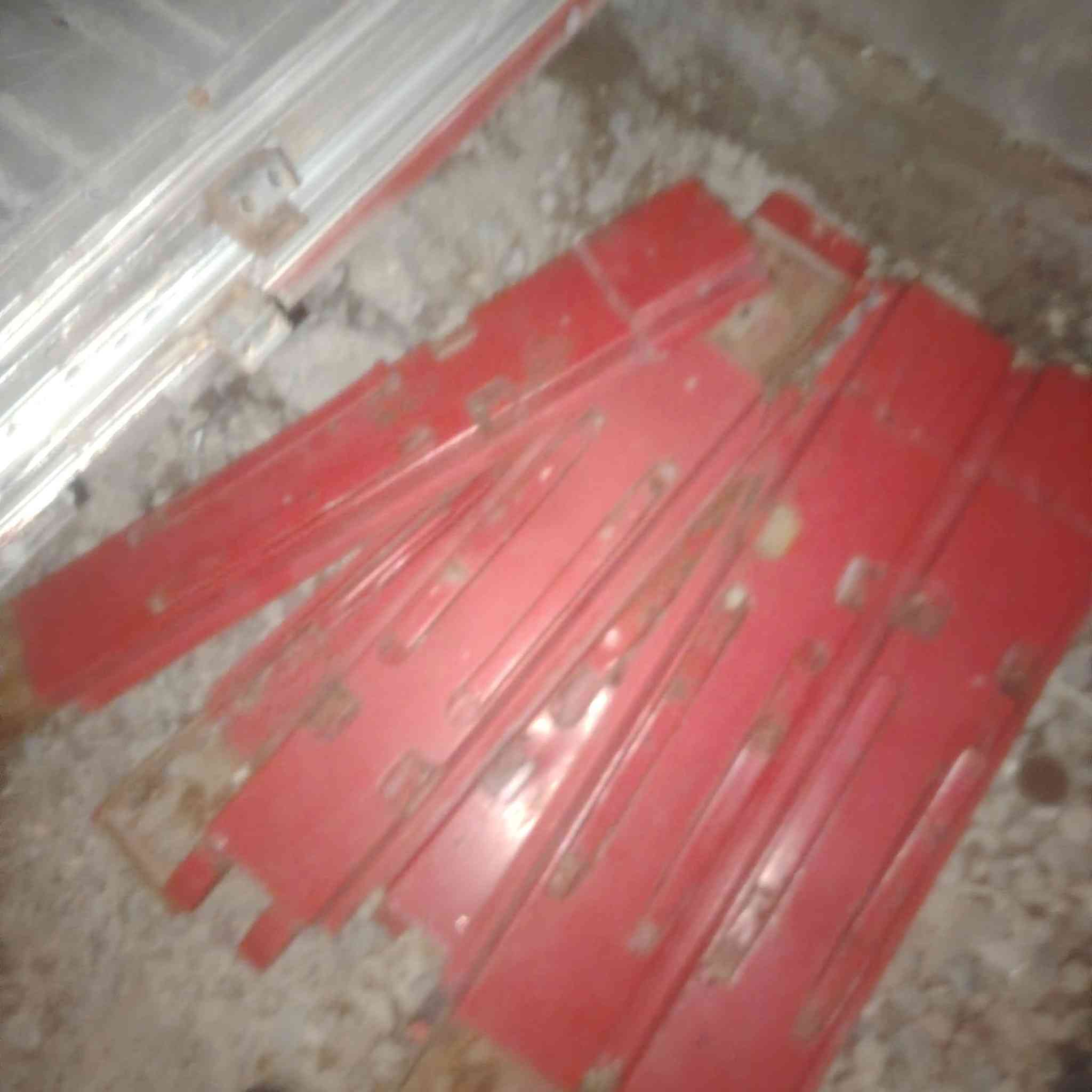 السلام عليكم اجناب للبيع ارتفاع   بدون باب خلفي  *********** ولسعر  ١٠ ورقه وبيه مجال
