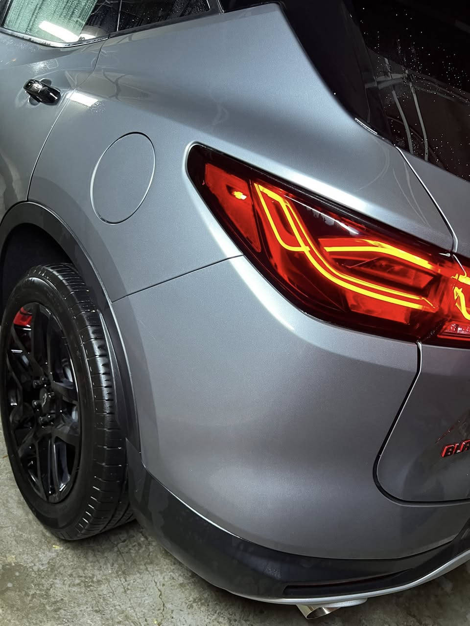 السلام عليكم
شفروليت بلايزر  2024 
السيارة فول مواصفات 3LT فئة الريد لاين 
المحرك سته سلندر V6 3600cc
ماشيه 29 الف ((كيلو ))و قابل للزيادة 
السيارة السيارة جاهزة من كلشي 
مواصفاتها تدفئه كشنات صندوك كهرباء رادار قطعتين تبريد لايتات LED نقطه عمياء بالمرايات كراسي كهرباء كشنات جلد كامرات 360 درجه ابل كاربلي و اندرويد اوتو المرايه الوسطيه تجي كامرة مثل الكاديلاك و التاهو شاحن لاسلكي مثبت سرعه تحديد مسار و هواي مواصفات ثانية معروفه البلايزر و خصوصاً هاي الفئه 
السيارة مبدل قطعه وحدة فقط البنيد و جايبين بنيد اصلي تفصيخ و البلادي مالتها موجود اذا تريدة تكدر تصلحه و ترجعه مابي شي بيها ايرباكات ثنين مصلحه بس يحتاج ترجعه سستم و هاهيه 
((مكان السيارة بغداد حي الخضراء))
((السعر 250)) شدتين و نص 
رقم التلفون للتواصل ***********
