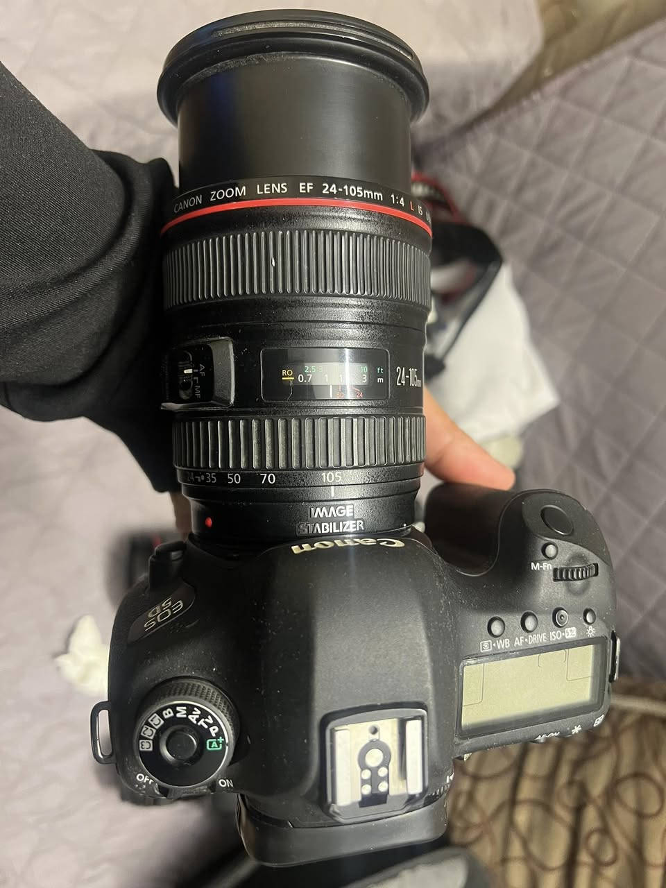 كانون 5d mark3 نظافه 97‎%‎ بدي +عدسه 24.105 وشاحنه واحزام وبطاريات 2 وجنطه السعر خاص او اتصل  *********** بغداد الزعفرانية يوجد توصيل لكل المحافظات
