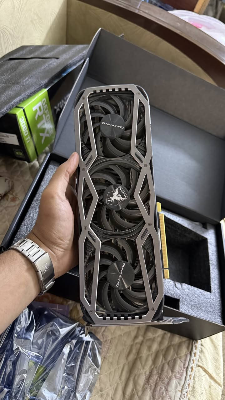 كرت شاشة
Ganword phonix 
3080 ti 12gb Vram 
نضيف جدا اخو الجديد 
السعر 700 وبي مجال بسيط جدا 
الكرت جدا نضيف مستعجل على البيع 
عنواني بغداد الطوبجي - العامرية العمل الشعبي 
رقمي واتس ***********
