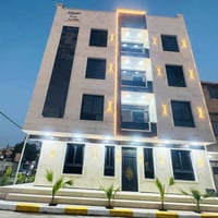 بناية تجارية ركن للبيع  بناء سنة 2025 تقع في المنصور / دور السود / الش...