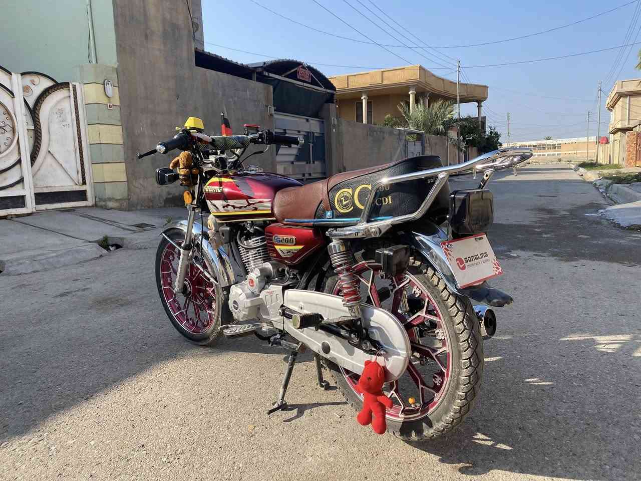 سلام عليكم دراجة سيفان موديل 25 مكينة 200 دراجة مابيها اي نقص جديدة ب850 وبيها مجال بسيط مكاني شهربان اوراق ورقة وحدة شراي تعال خاص او اتصل ***********
