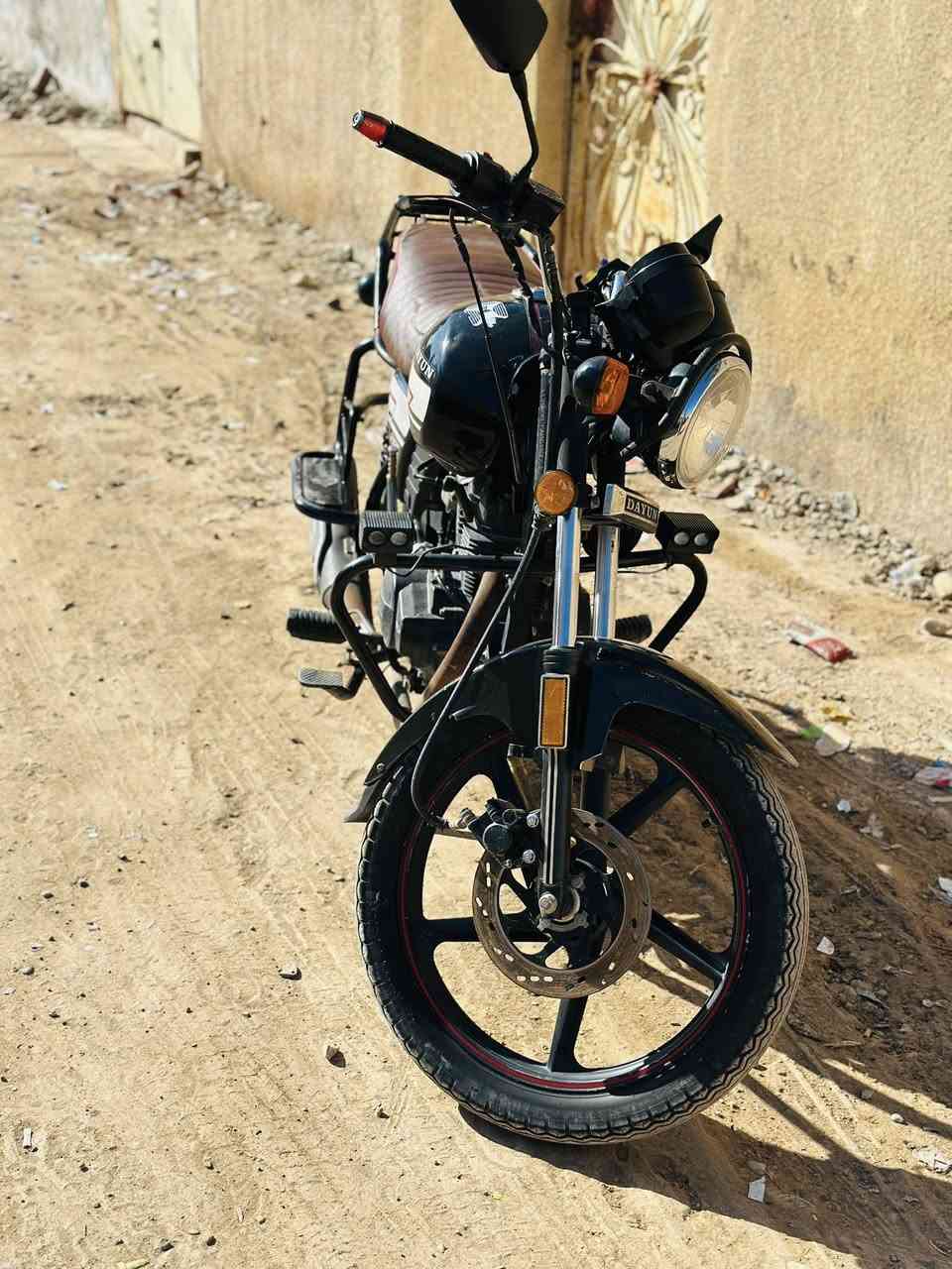 سلام عليكم دراجه دايوان مديل 2021اوراق اصولي مابيهه اي نقص مامفتوحه الدراجه نضيفه كهربائيات كلشي شغاله مابيهه اي نقص كامله 
سعر الداجه 950وبيهه مجال 
مكاني ديالى صراجق 
***********
