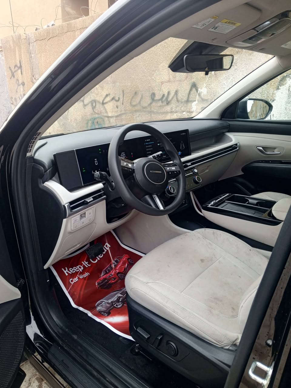 توسان هايبرد لون موديل 25اسود داخل ابيض بغداد بسمي حادثة صبغ بنيد وبارد بابين  مكان سياره بغداد  ***********
