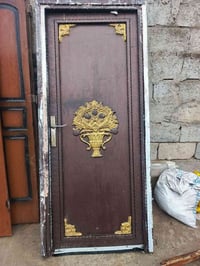 باب حديد تكمه نضيف اي عيب مابي 80الف 07723154787