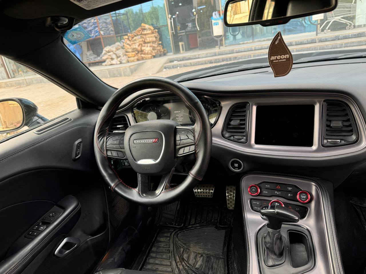 للبيع 
جالنجر 2023
SXT 
ضرر جاملغ + بنيد 
السعر 185$
ماشية ٥٥ الف كيلو 
كشنات جلد 
تدفئة تبريد كشن 
تدفئة سترين 
ستيرن كهرباء 
خزن كشن 
كشن كهرباء 
شاشة كبيرة 
تبريد قطعتين 
4AWD السيارة
للاستفسار الاتصال 
***********
