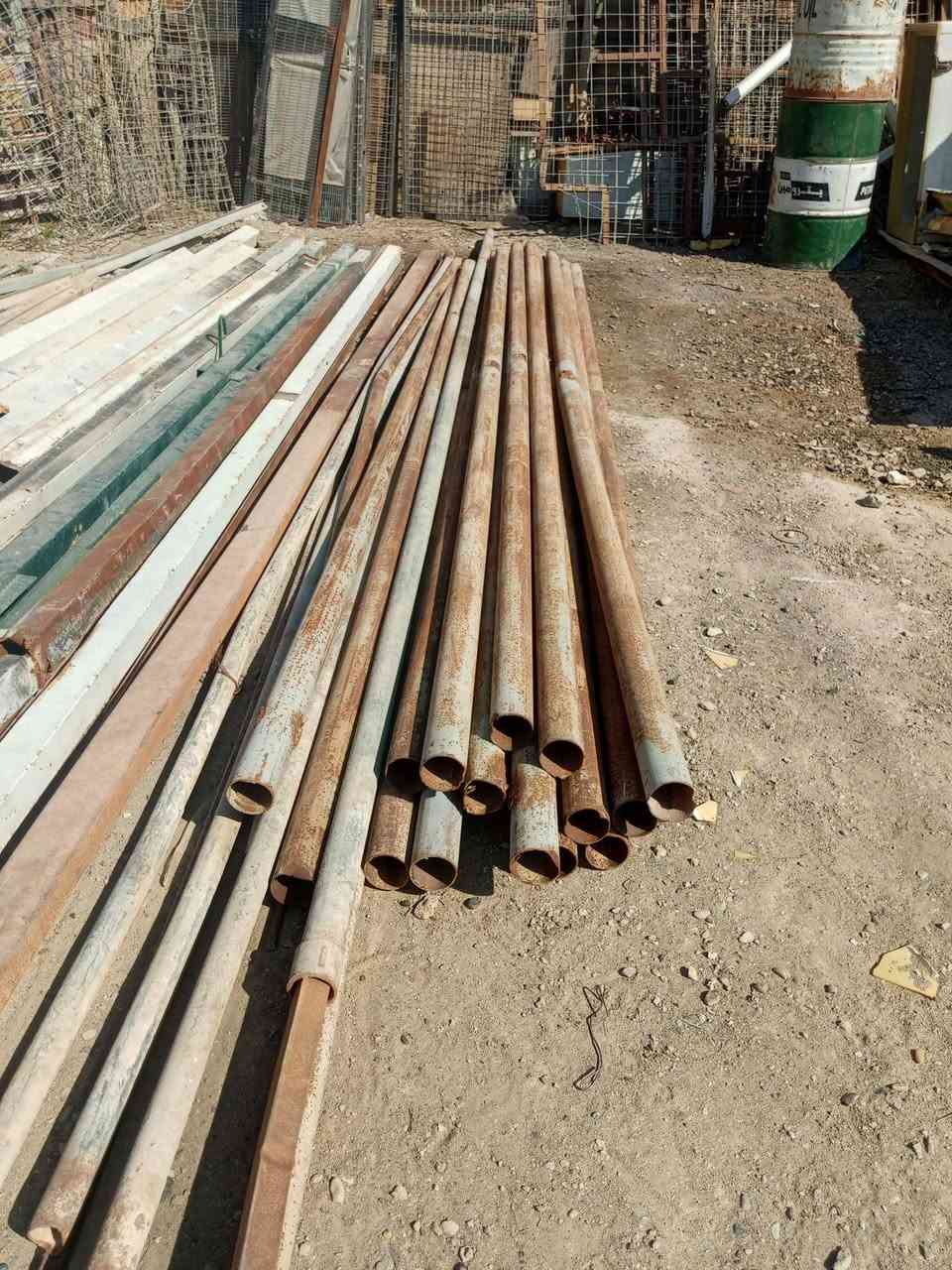 اسلام عليكم أخوان توفر سندويچ سقف طول 3 . وجداري طول 3.80 سعر المتر 9 المكان هيت المشتل الثاني مقابل بوابة هيت لتواصل على رقم@ ***********@
