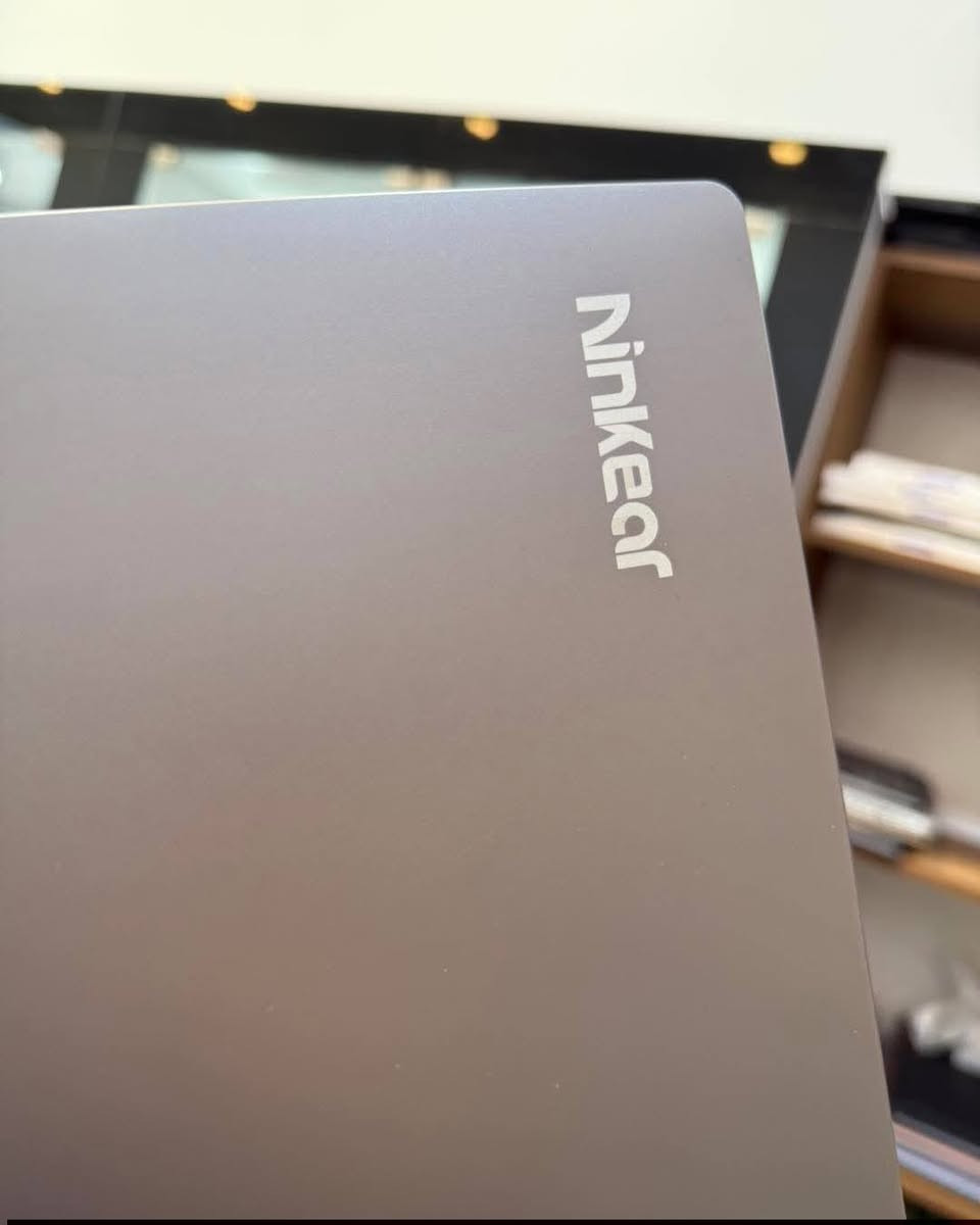 Intel Core i7-13620H
32 GB DDR4
SSD 512
الحجم: 16 إنش
الدقة: (2.5K)
معدل التحديث: 165 Hz
وندوز 11
جيل 13
مستشعر بصمة اصبع
كيبورد اضائة rgb
البطارية والشحن
السعة: A5000
مدة الاستخدام: 4–6 ساعات حسب الاستخدام
المنافذ والاتصال
USB 2.0 × 1
USB 3.0 × 2
USB Type-C
HDMI × 1
RJ45 LAN × 1
مقبس صوت 3.5 مم
مروحتان + أنابيب نحاسية لنظام تبريد فعّال
سمك نحيف جدا 6.6m
كامل ملحقات
سعر 550
بصره القبله
***********
