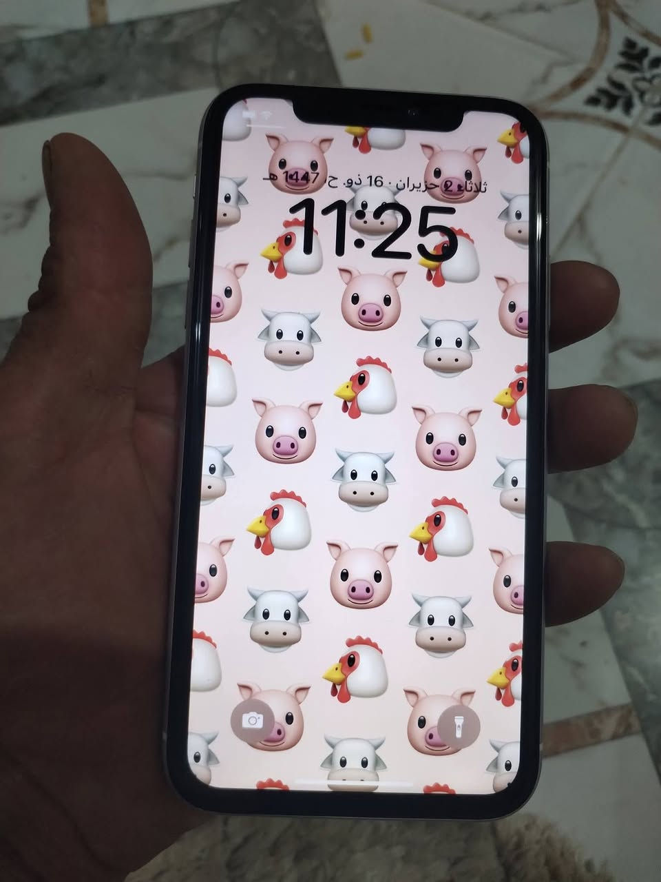 السلام عليكم ايفون اكس ار داكره 64 بطاريه 100 مبدل جديد بيه فطر خفيف بل ضهر أو كاميرا أمامية وخلفية ما يشتغل ***********// ‏‪***********‬‏

