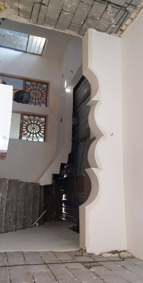 السلام عليكم كادر خلفات جص وبورك وتشميع شغل درجه اولى مكاني بغداد شغلي داخل بغداد عالمتر وقطعي الرقم ***********
