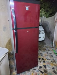 ثلاجه حجم كبير نضيفه جدا سعر ٢٠٠ الف قفل ٠٧٧٠٩٢٥٠٨٤٥