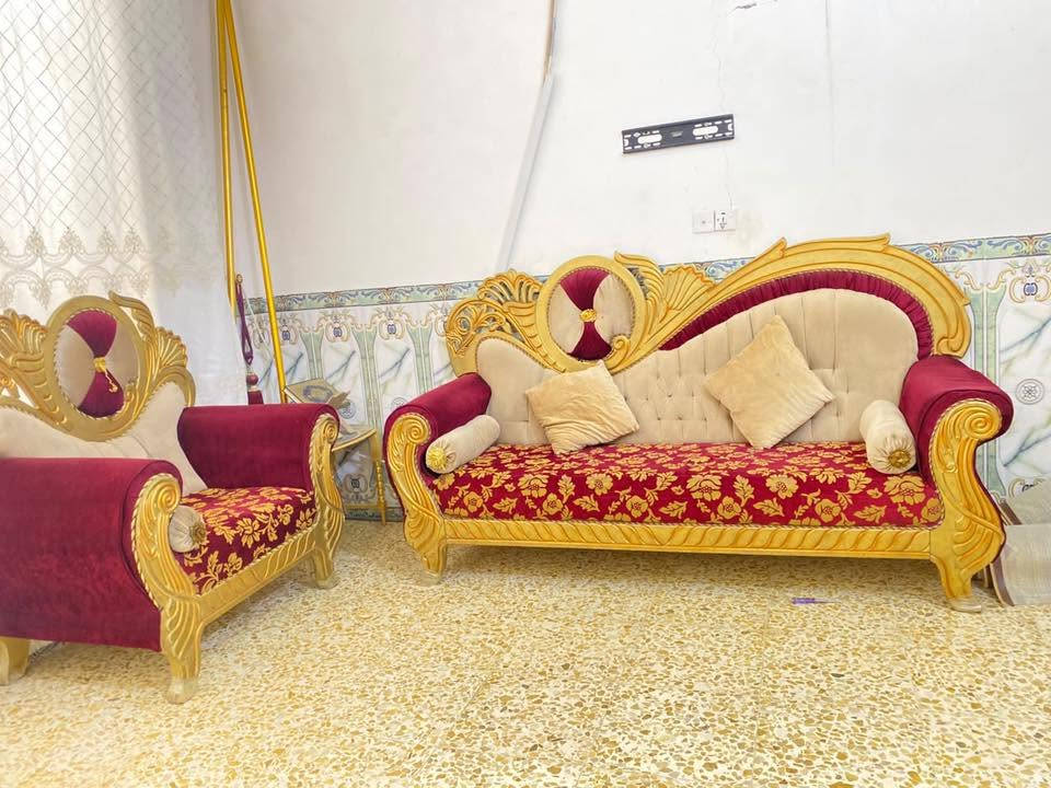 سلام عليكم تخم ملكي للبيع خمس قطع عشر مقاعد السعر 450 للاتصال ومتوفر واتساب ***********
