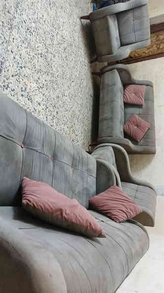 تخم 7 مقاعد نضيف جدا تكمه سعر 170 وبي مجال مكان بياع كو توصل بكروه رقم يوجدوتساب***********
