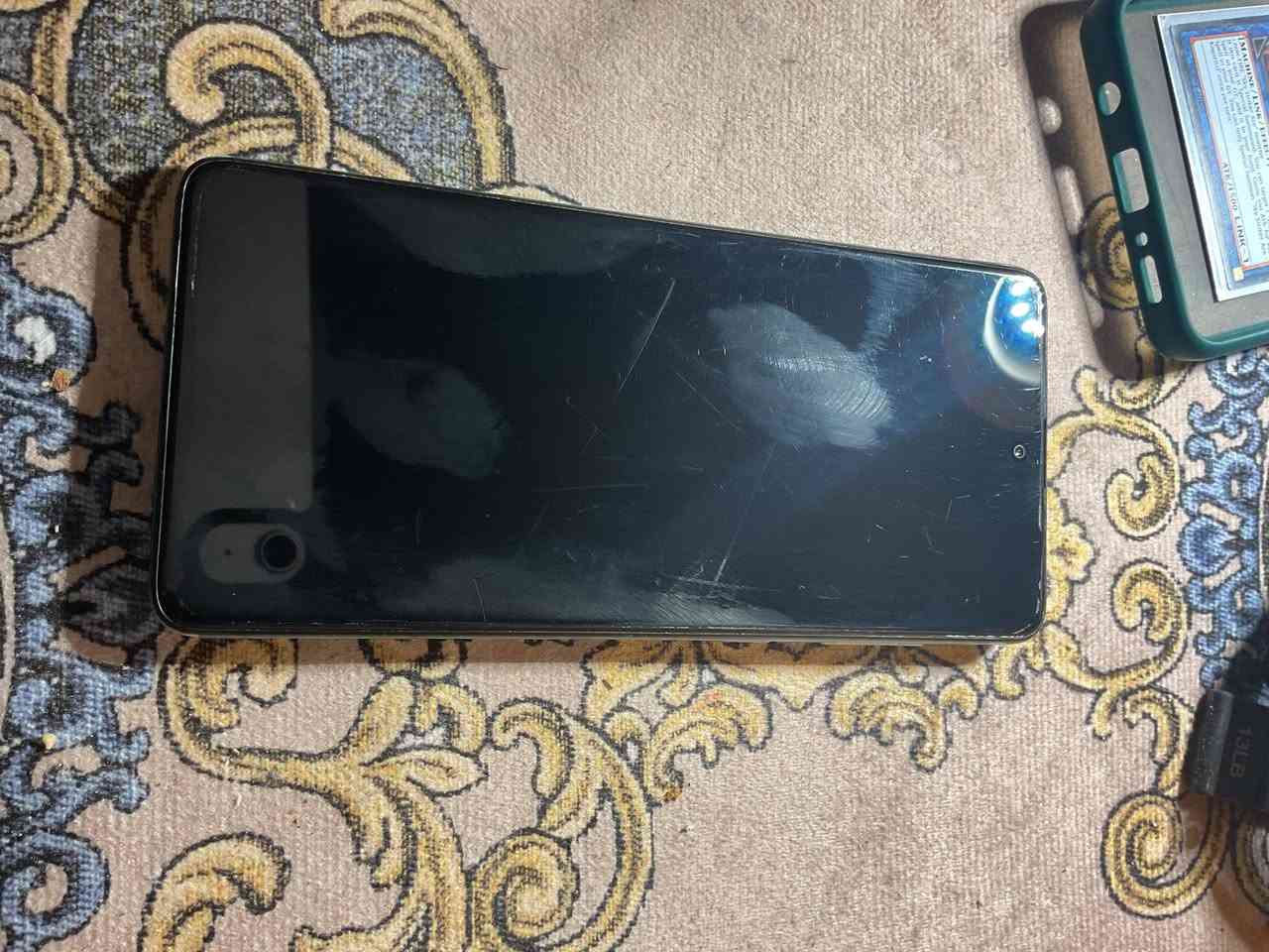 السلام عليكم
A71
128
رام 8
فقط هاي الشخوط بل شاشة 
100 الف
***********
