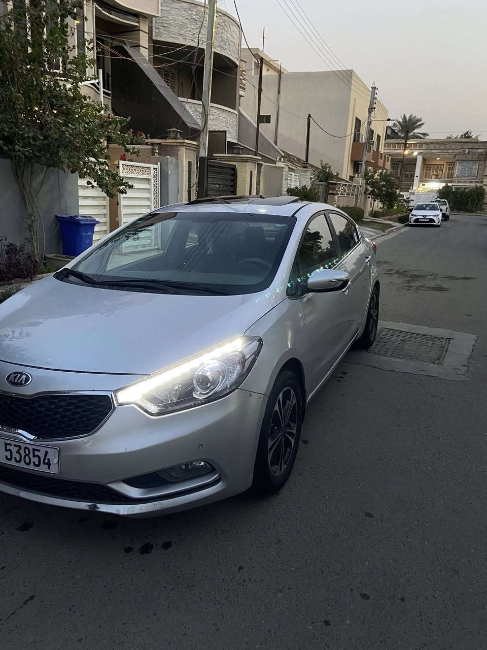 السلام عليكم
سيراتو 2013 خليجي مواصفات خاصة فول الفول 
بصمة + بصمة ابواب وجنطة 
ترحيب عند القتراب 
مري شفط 
تبريد منفصل + شاشة بل تبريد 
كشنات جلد 
فتحة 
لدات خلفية لدات امامية 
حساسات خلفية امامية 
كامرة + مسجل شاشة لمس بلاد 
مكينة 1600 دوش بلاد مفتوح قبغ ولفات فقط 
بيها قطعتين صبغ باب او جوملغ 
السيارة بيها سونار 
ماشية 145 
العنوان : بغداد السيدية 
السعر : 112$بيها مجال بسيط 
الرقم : ***********
