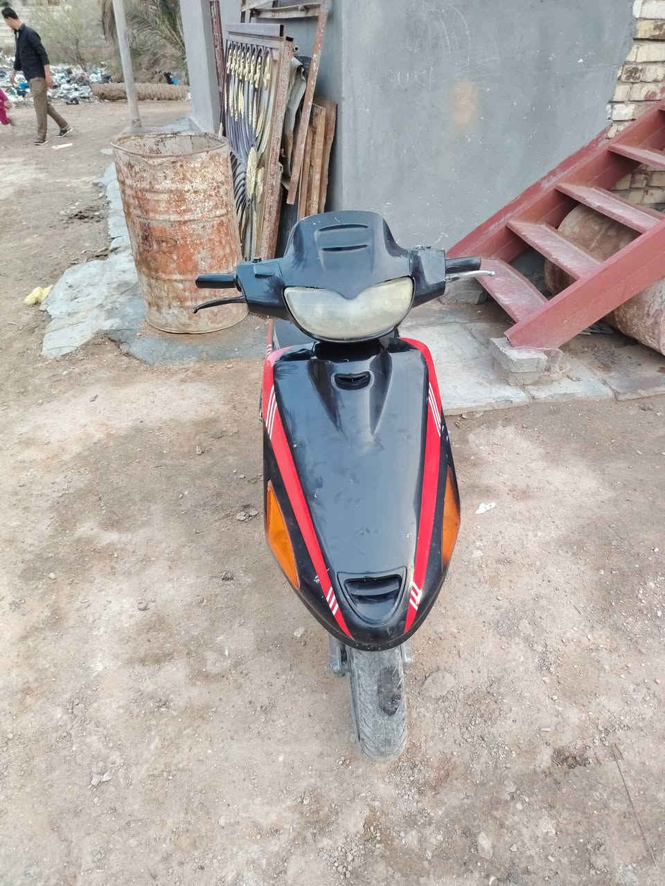 السلام عليكم دراجه فراشه لبيع مفتوحه مر وحد مكانيه شاميه بحي الجمهور رقمي *********** السعر ب325 وبيه مجال
