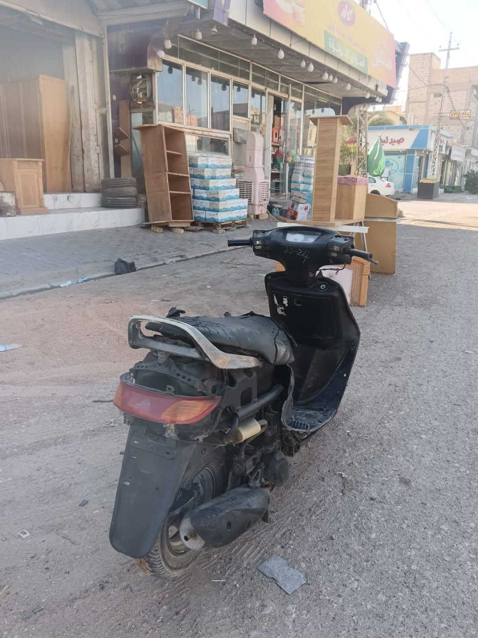السلام عليكم فراشه للبيع مكينه مفتوحه ونضافه شوفت عينك للبيع مستعجل عليها سعرها350وبيه مجال مكاني حي ميسان 
***********
