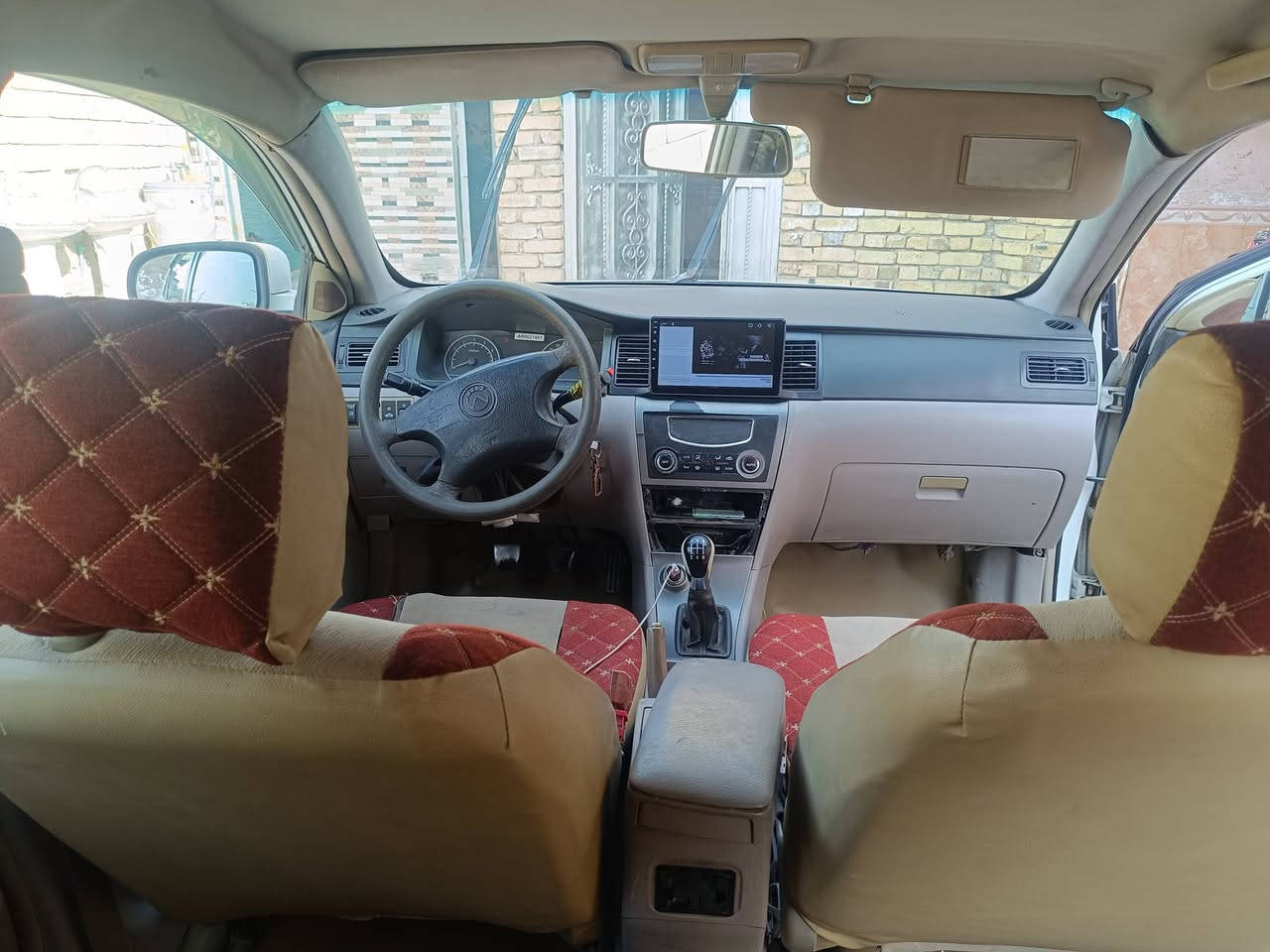 جيلي موبل ١٣جاهزه مكينه وكير كارتون توني شادهن صارلهن ٣اليام سايره نقصه تلكيطات بيه اخياس قليل سنويته صارله شهر من صقطت مراوس  بتكسي حسب القناعه او بيع قفل ٤٥قفل هاذه رقمي ***********
