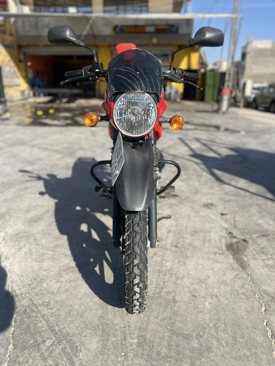 بوكسر جبلي موديل 2023مرقمه وكامله رقم انكليزي ممشتغله دلفري ابد الدراجه على يدي ماشيه 15 الف حقيقي الدراجه كلش جديده سعرها 2500 الف وبيها مجال بسيط عنواني بغداد حي الجهاد *********** متواجد واتساب
