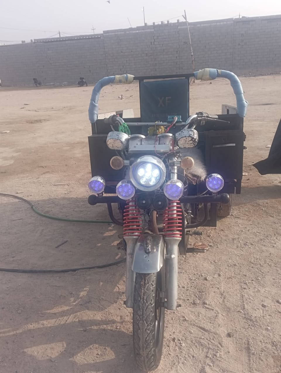 السلام عليكم جمرة موديل 2015اوراق أصولية ستوتة كفالة عامة من ركبة وشاصي و كهربائيات كلهةشغالة السعر 10600وهاذا الرقم *********** مكانهة نجف عمود 200
