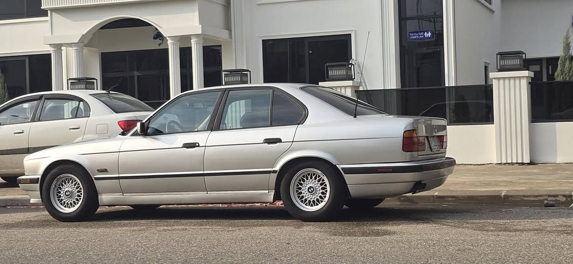 525 كبس مديل 1990محدث كامل 95 السياره ماينقصه برغي فول توماتيك مع فحته سقف
  سعره 75 من الاخير  
***********
***********
