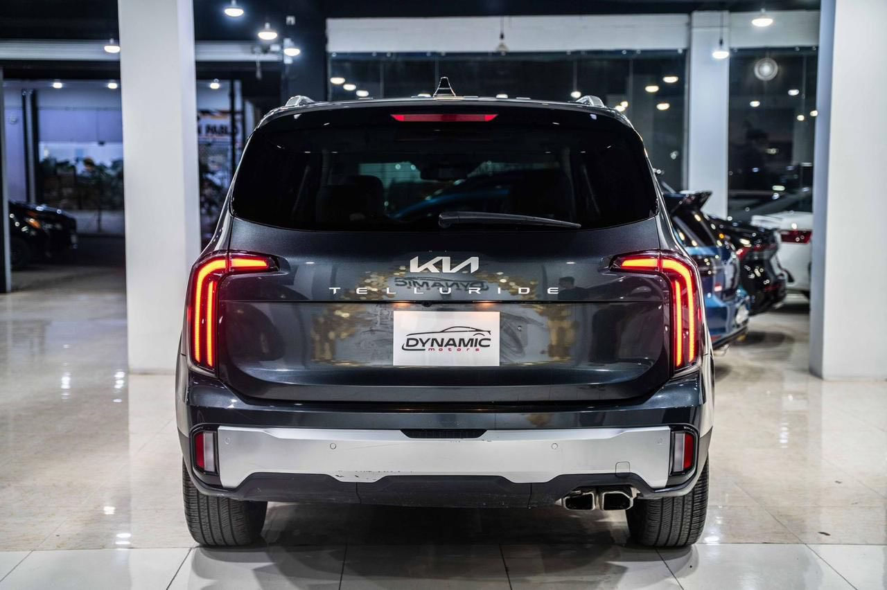 السلام عليكم
كيا تولورايد للبيع فقط 
موديل 2024
ماشيه 20,000
مواصفات فوول
حادث خفيف موضح بالصور
السعر 33,000$
للاستفسار ***********
