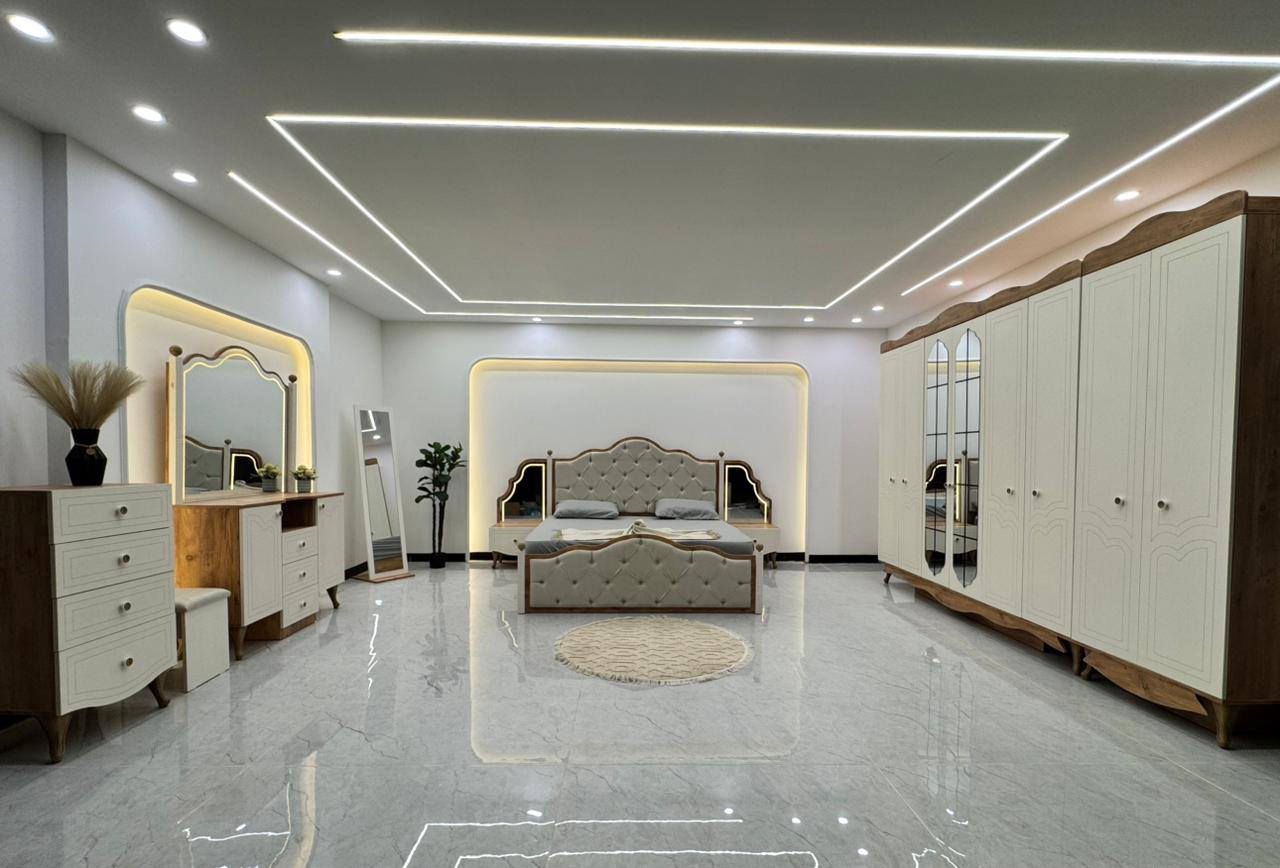 غرف نوم تركي 9 قطع 
كنتور 8ابواب طول الكنتور 3 متر و 20 سم 
ضهر بلوك 8ملم 
برغي وجوي حديد يعني فتح وشد شكد ما تريد الجربايه وي الكومديات 3 متر 
السرير مخزن جكات هيدروليك
السعر مليون و 650 الف فقط 
للحجز والاستفسار راسلونا وات ساب 
 ***********
 البصره
نقل وشد داخل مركز البصره مجاني توجد خدمه توصيل للاقضيه والنواحي والمحافظات الجنوبيه بأسعار مناسبة ملاحظه ما تدفع اي مبلغ قبل لا تنشد وتكمل ابيتك عليكم بس تنزيل الكراتين من السياره لداخل البيت
