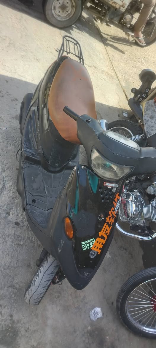 السلام عليكم شباب دراجه بيجي دراجه كلشي شغل شاير بك لايت عالي ناصي كله شغل ما بيه نقص مكينه ناعمه شلعه ومعدل سعره ٣٠٠ بيه مجال حك جيه مكاني ناصريه مركز هذا رقمي *********** شراي يتصل وخادم انه
