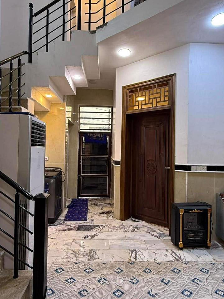 السلام عليكم 
🏡 دار سكني للبيع

📐 المساحة: (200 م ركن)

🏠 نوع البناء: ( / طابقين / حديث البناء)
    
3غرف نوم صالة +كلدور مطبخ
العنوان بابل ازوير الغربي

للاستفسار الاتصال على الارقام التالية  :
📞 ***********
📞 ***********
📍عنوان المكتب : حلة - حي الصحة - مقابل جامع الهندي
♻️لمن يرغب في عرض عقاره الاتصال بنا او مراسلتنا على الواتس اب
