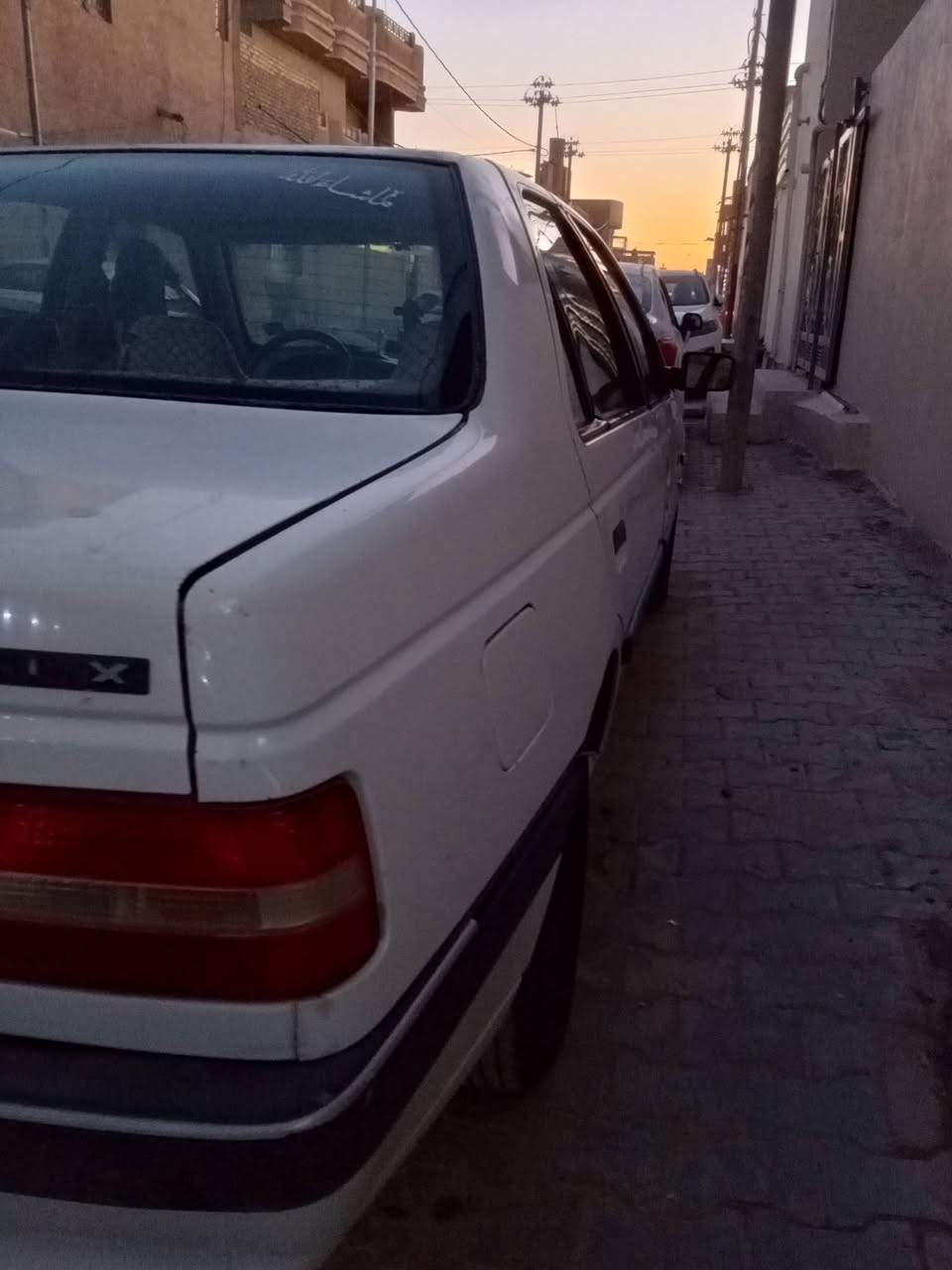 السلام عليكم بيجو 405 موديل 2009 رقم بغداد نكليزي مداور ثاني يوم سياره نضيفه بيها جاملغ مبدل وصبغ بنيد شبرين تبريد شغال كير مكفول محرك بي بخار  سعرها 33مكان سياره نجف كوفه تواصل ***********
