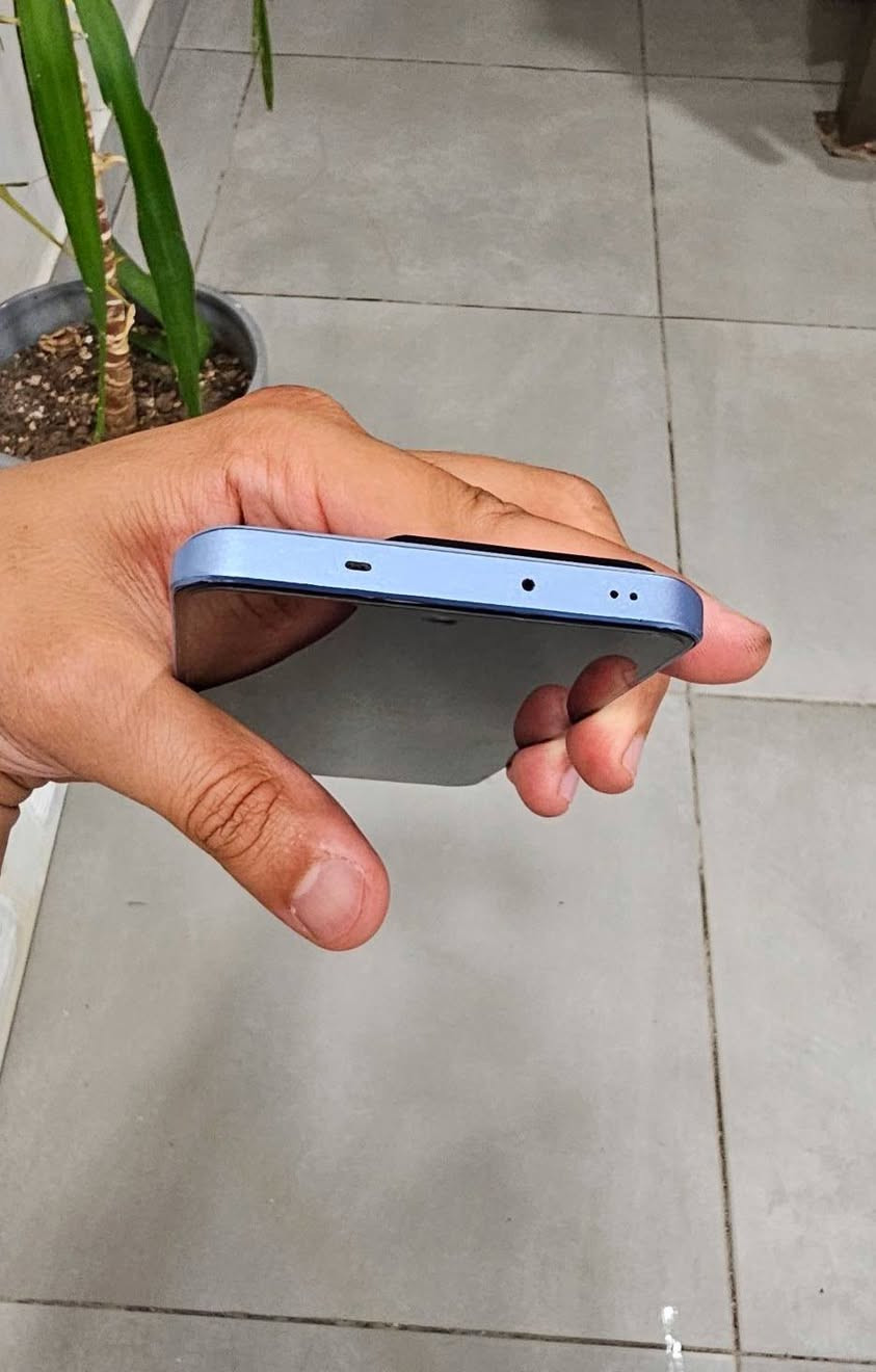 السلام عليكم 
جهاز شاومي 13T Pro اصلي آيتي لوبي نظافة فول مثل ما موضح ملحقات كاملة
مداخل اي تصليح 
 
مواصفات معروفة
شاشة اومليد 6.67 انج ، تحديث 144 هرتز مفول للالعاب ، يدعم صوت Dolby vision , hdr+
ذاكرة 512 , رام 12 
شحن 120 واط ، مقاومة ماء وغبار IP 68 , خلفية جلد ازرق مميز ومواصفات هواية 
السعر 450 الف 
مكاني حي الجهاد واتساب ***********
