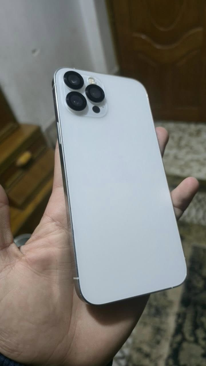 السلام عليكم من رخصت الادمن 12 برو ماكس جهاز  نضيف شرق اوسط ماستر  A/AA بطاريه 77 اطيك ضمان بجهاز تاخذه من بيتي بدون صرف ملحقاته كارتون الأصلي السعر 500 وبي مجال للشراي الجهاز على أيدي  مكاني حله ***********
