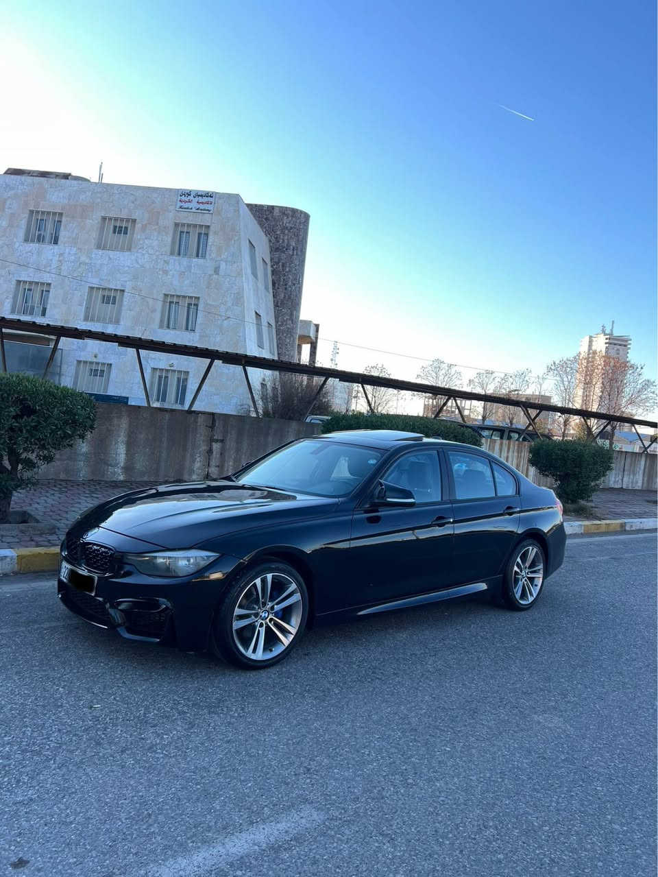 سلام عليكم 

Bmw 320i 2016 
مواصفات سيارة معروف 
سلايد 
ضرر سيارة جاملغ بنيد بدون دواخل 
جاملغ خلفي كلير امريكا 
ماشي ١٠٠ الف 
مكان اربيل 
سنوية جديد 
سعر ١٤٦ ورقة مجال 
رقم الهاتف *********** 
واتساب موجود أربيل, العراق

