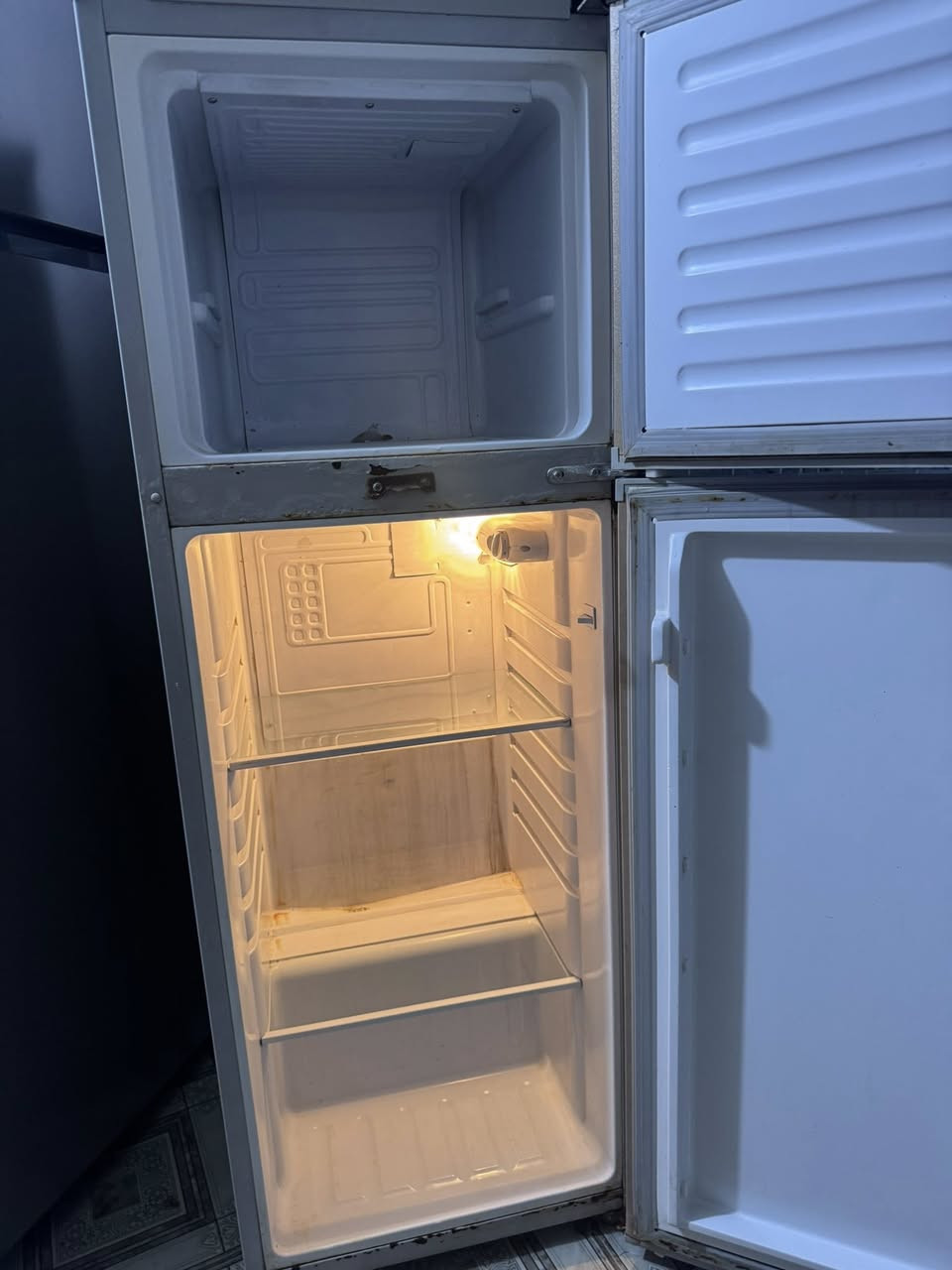 ثلاجه ماركه شارك للبيع نظيفه ما بيها اي خلل السعر 150 قفل بدون مفاصله و بدون احراج بغداد حي العامل


**إذا كنت صاحب هذا الإعلان وتريد حذفه لأي سبب، رجاءا أرسل رسالة إلى الدعم الفني**