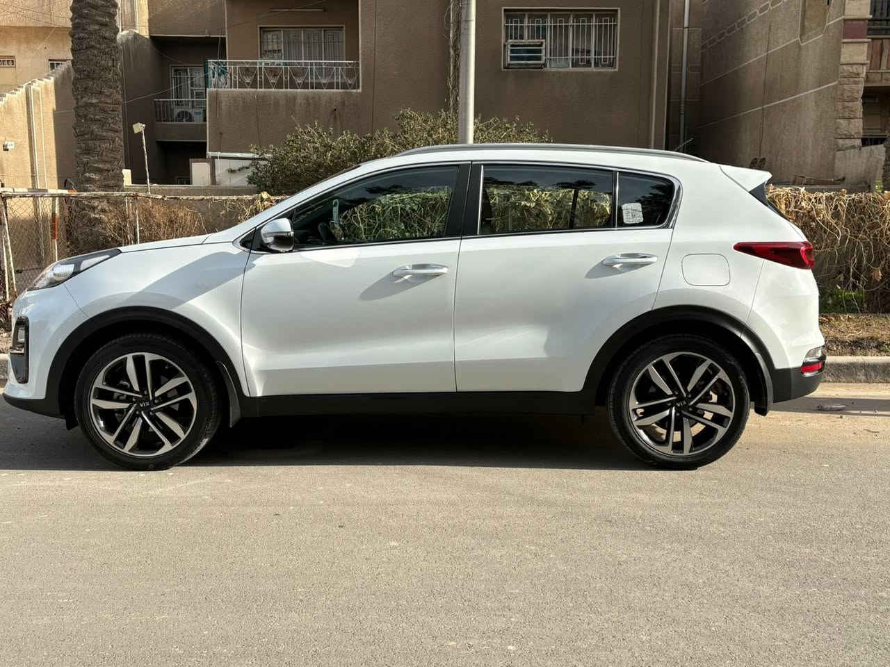 السلام عليكم
كيا سبورتج 2019 شكل 20 خليجي كفاله عامه      كفاله من الصبغ والبارد وكلشي                   محرك 2000 دوش كفاله محرك وكير       ماشيه 72 الف رقم بغداد أنكليزي هزه جديده وأرقام جديده بسمي تحويل مباشر داخل حمصي تبريد قطعتين حساس أمامي خلفي مري شفط  مواصفات الشركه الدوليه رقم الهاتف ***********  مكاني بغداد شارع فلسطين السعر 193$ وبيه مجال
