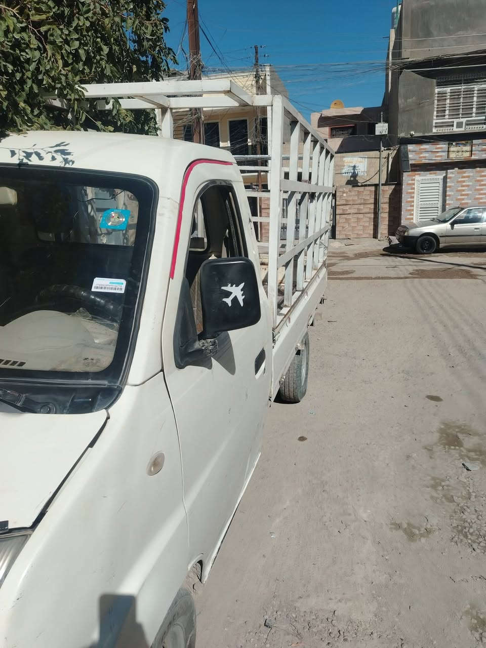 ليفان للبيع
موديل 2013 السيارة بأسمي السيارة كامله مكينه كورلة 
كبل للشارع 
سنويه 2030 يله تسقط السعر 35 
للتواصل ***********غير متواجد عل فيس هذا الرقم وبي واتساب 
مكان السياره بغداد
