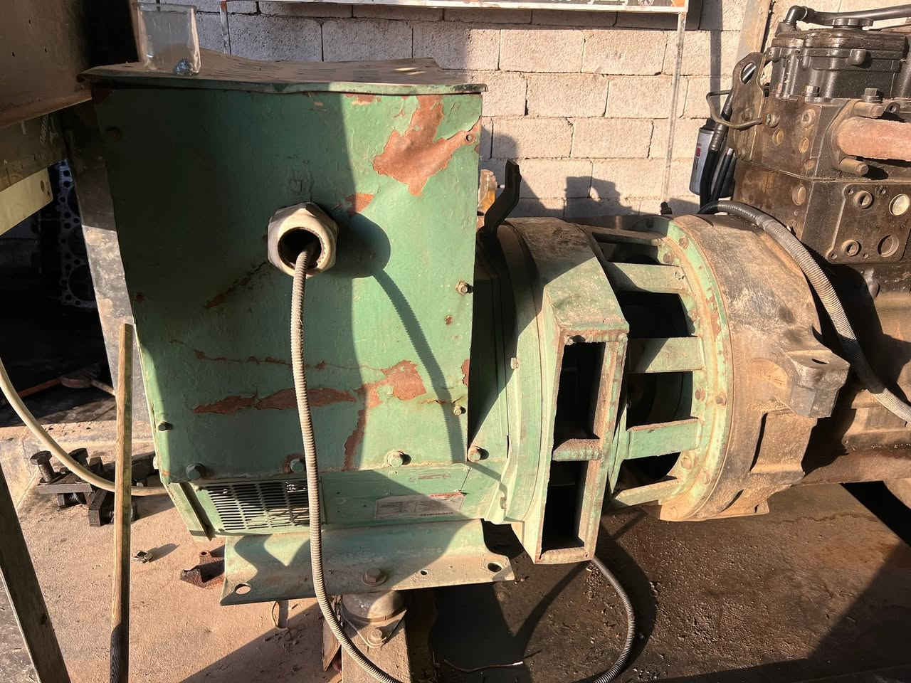 السلام عليكم مولود كمنز 24 شغاله عل حمل لاتنقيص ولا تبخير مكينه استندر راس توليد 175 كيفي بلادي السعر 25 ورقه ***********
