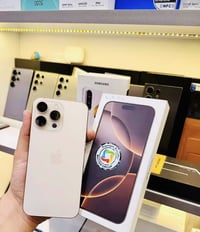 آيفون ١٦ برو ماكس • ٢٥٦ • شاشة مشروخة